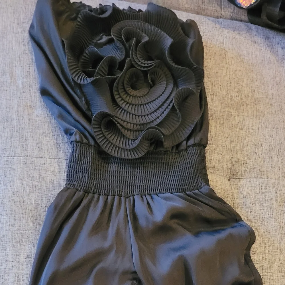 Romper - Picture 2 of 3